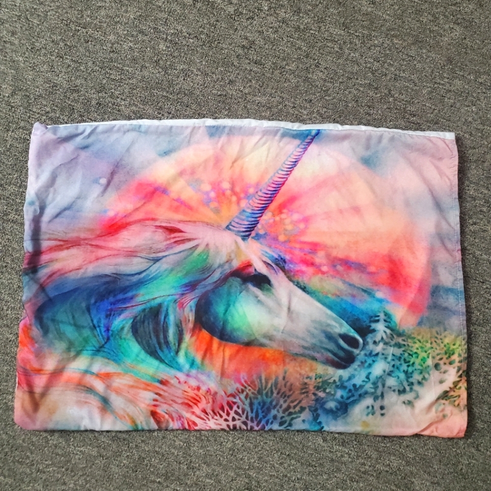 Unicorn queen size duvet cover and 2 pillow case shams
